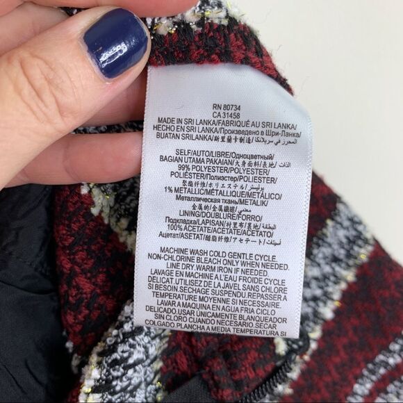 BCBGeneration Red/White/Black Stripe Boucle Shorts‎ - Picture 8 of 10